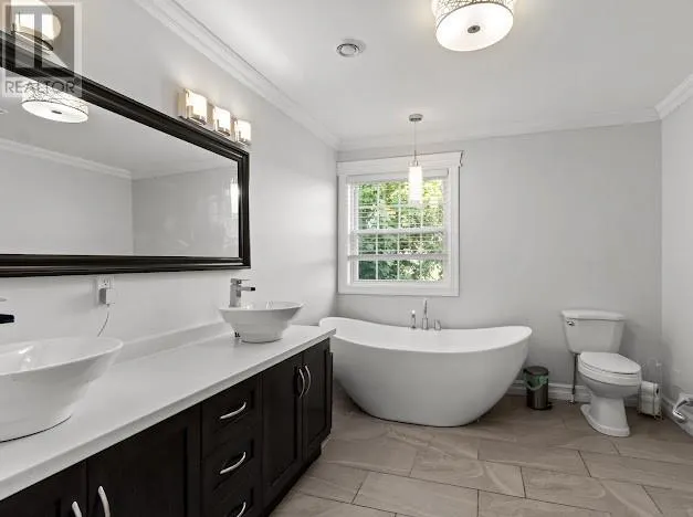 11 Chaytors Place