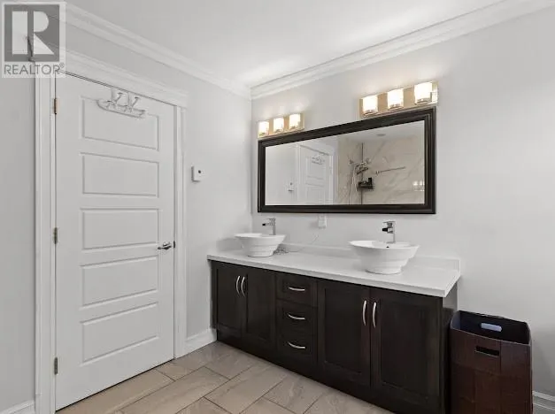 11 Chaytors Place
