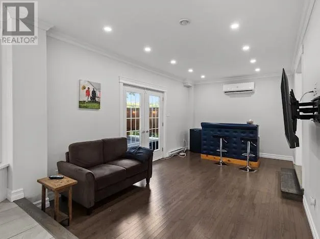 11 Chaytors Place
