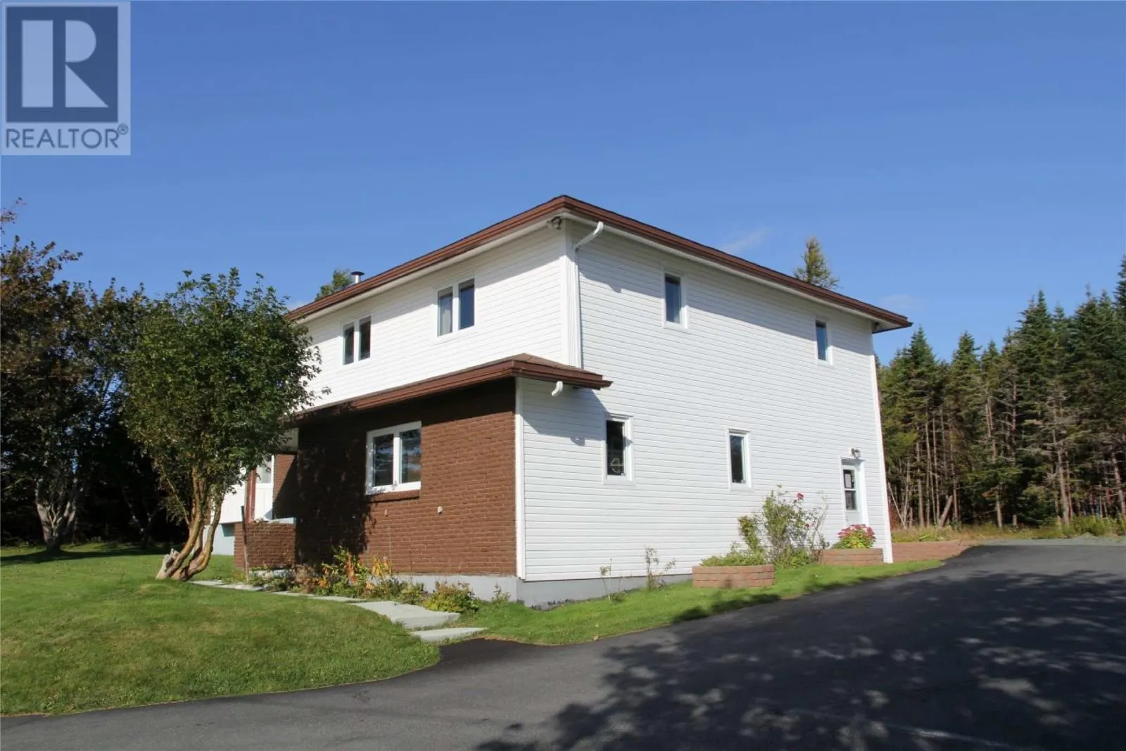 1 Howlett's Avenue