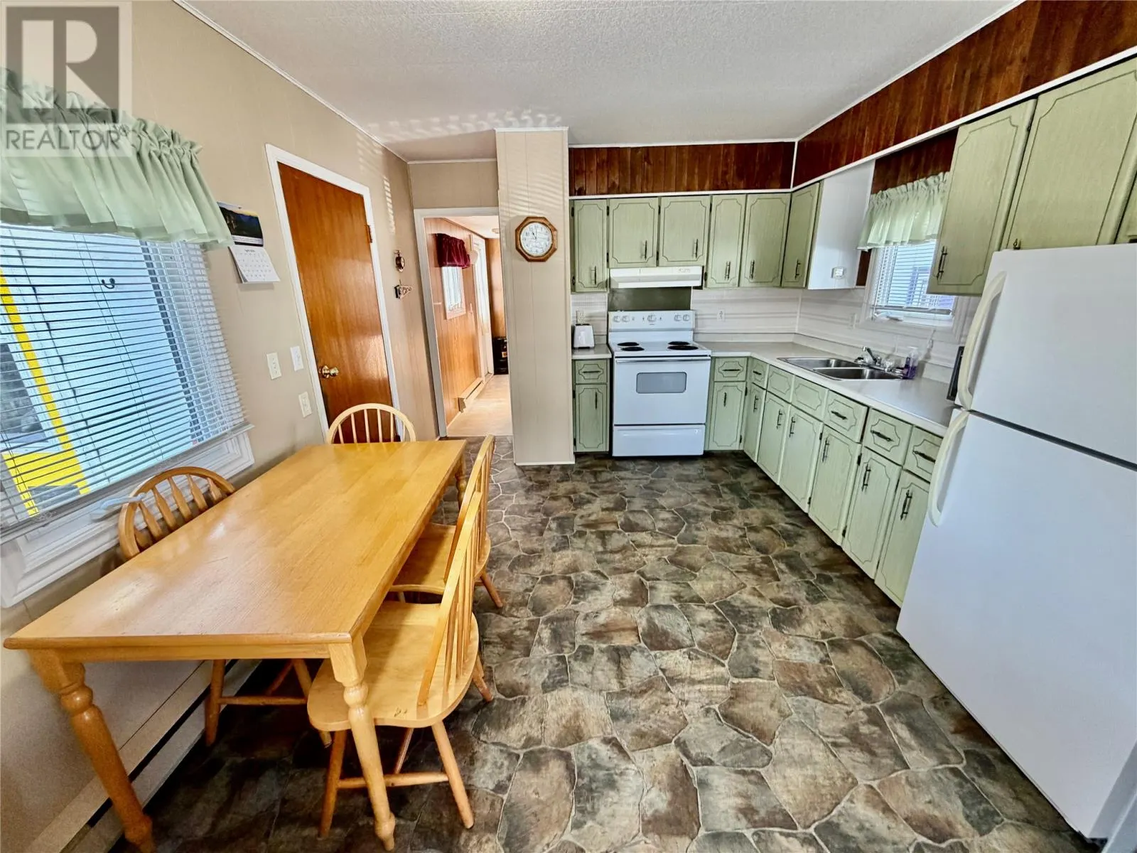 14 Fairview Court
