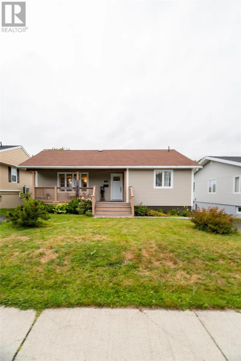 36 St Andrews Avenue