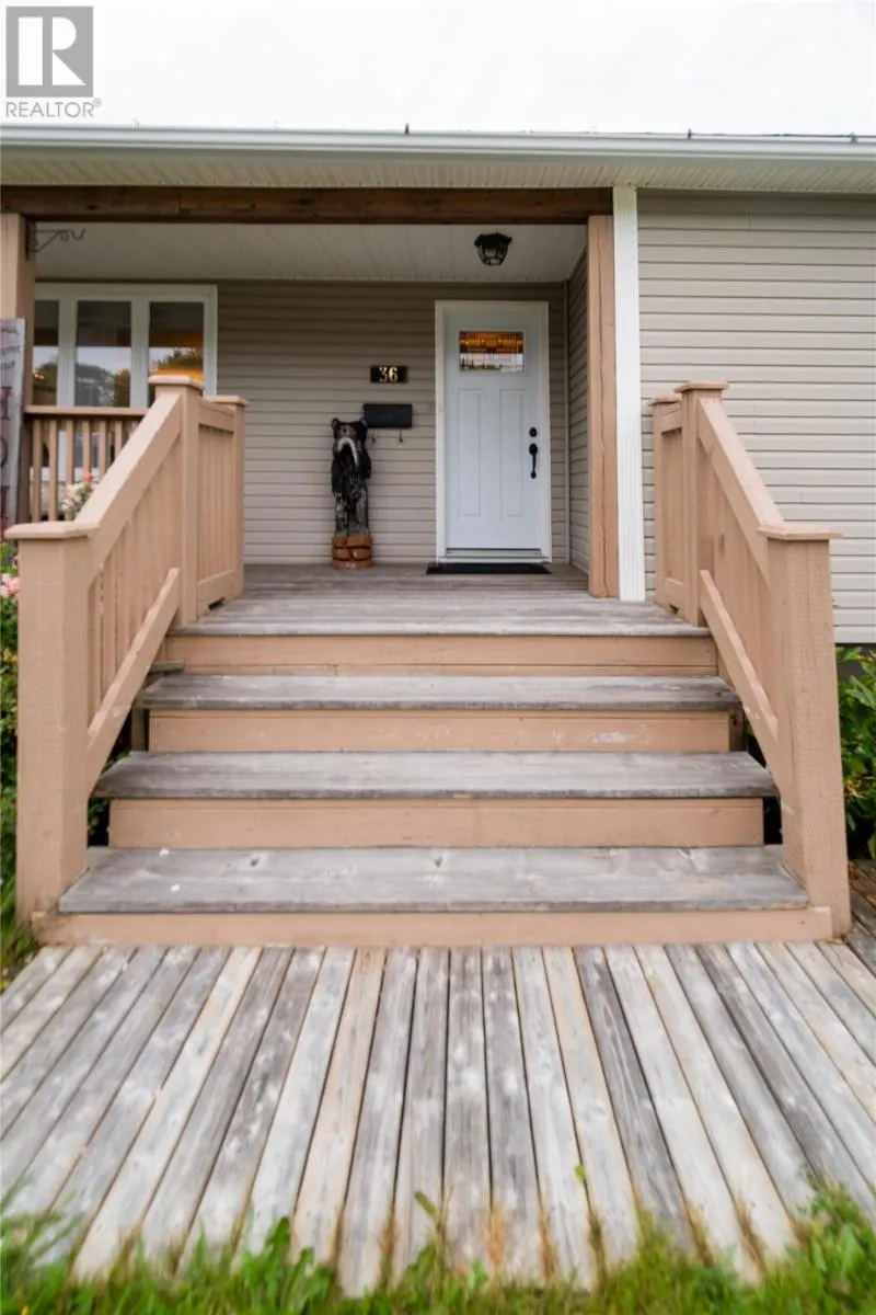 36 St Andrews Avenue