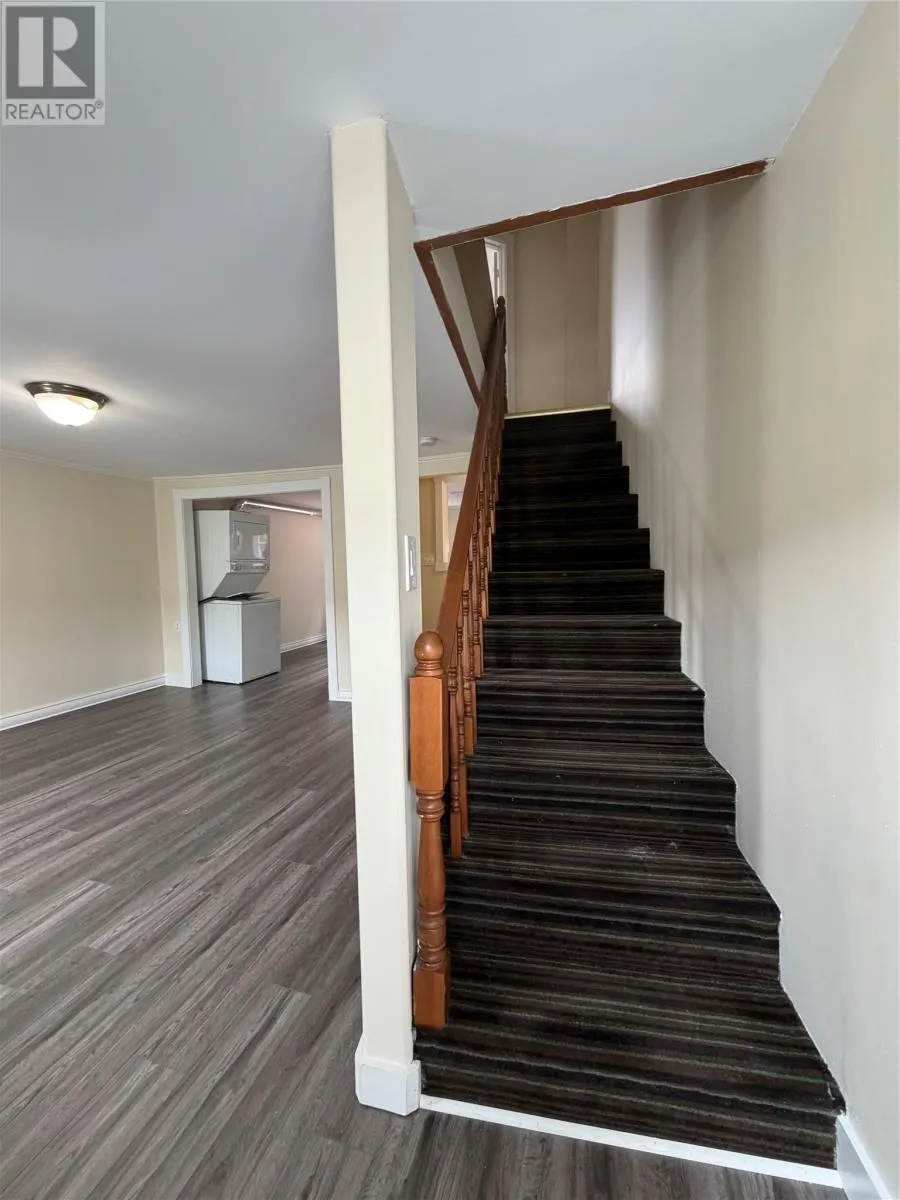 15 Colonial Street