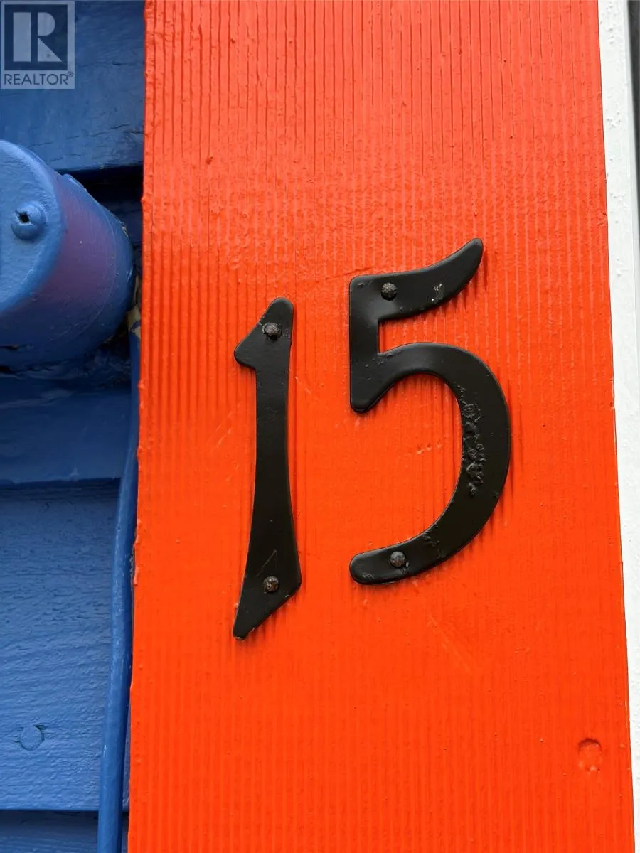 15 Colonial Street