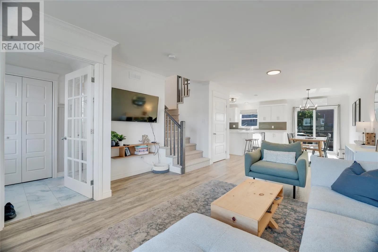 6 Hubbard Place