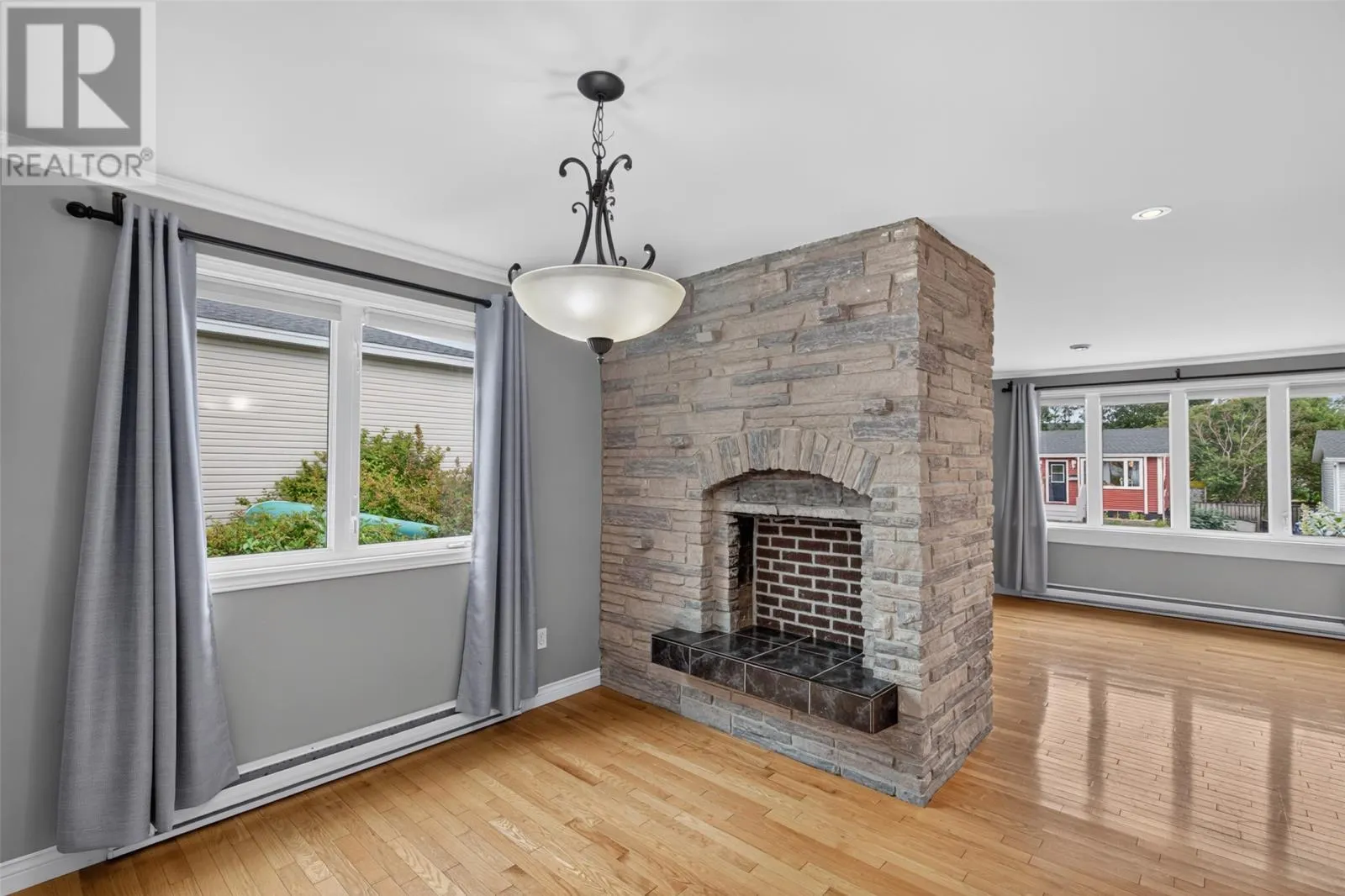 21 Eastmeadows Crescent