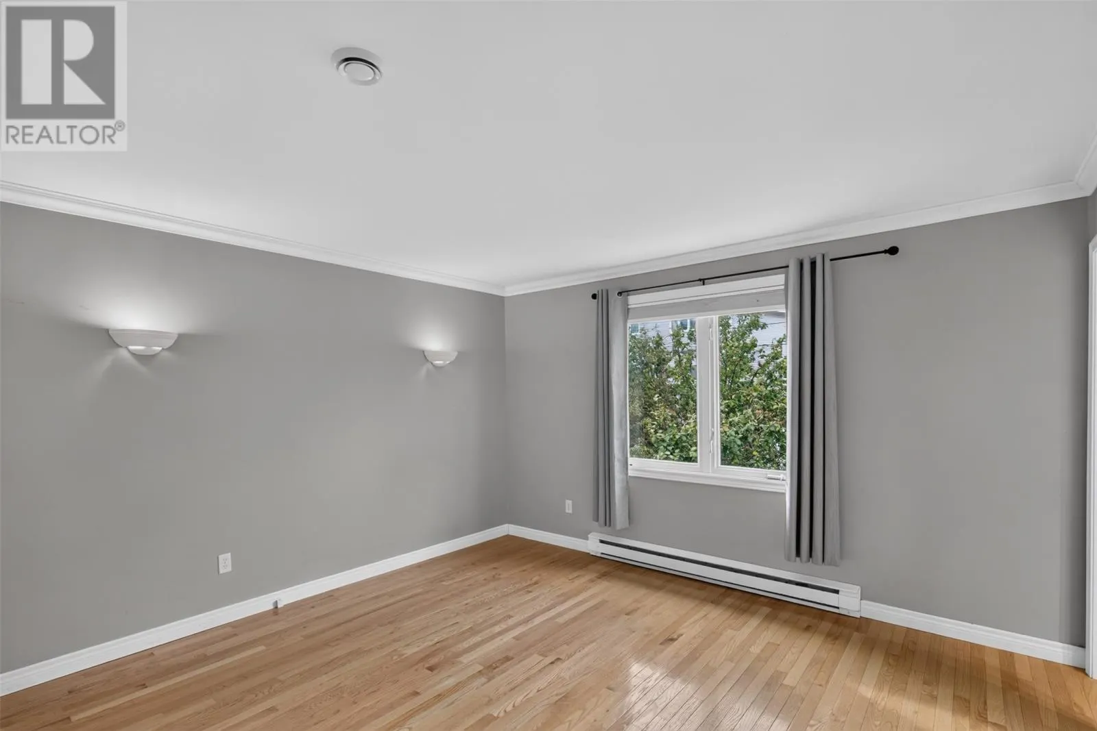 21 Eastmeadows Crescent