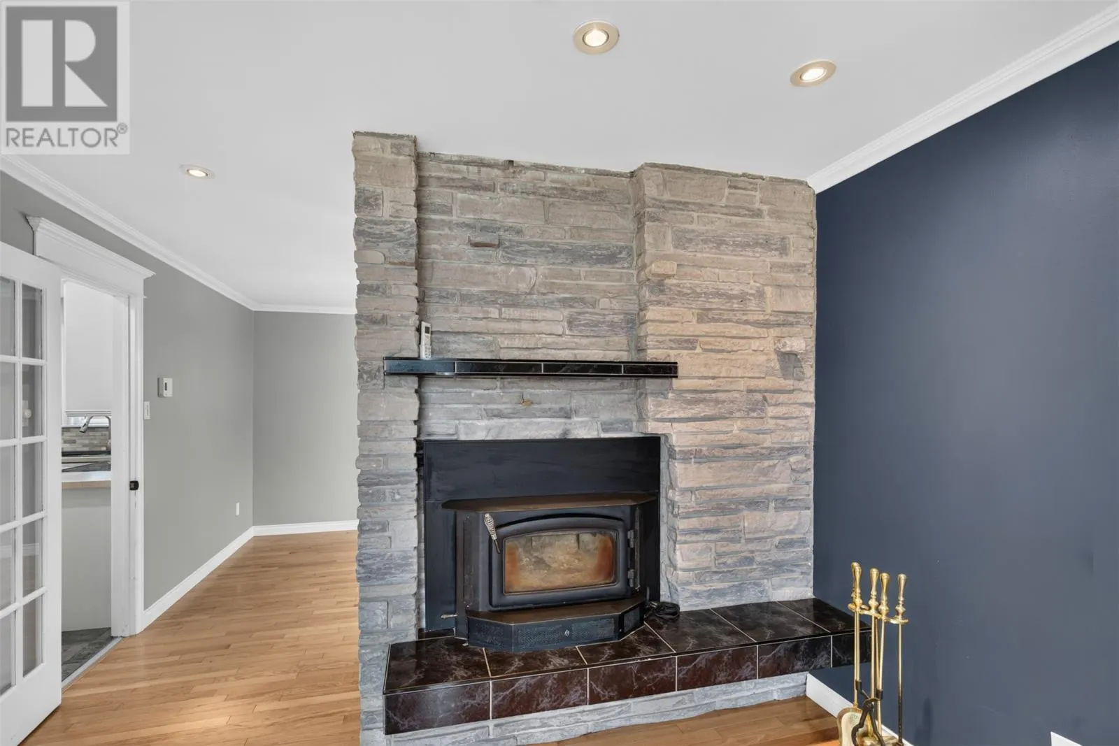 21 Eastmeadows Crescent