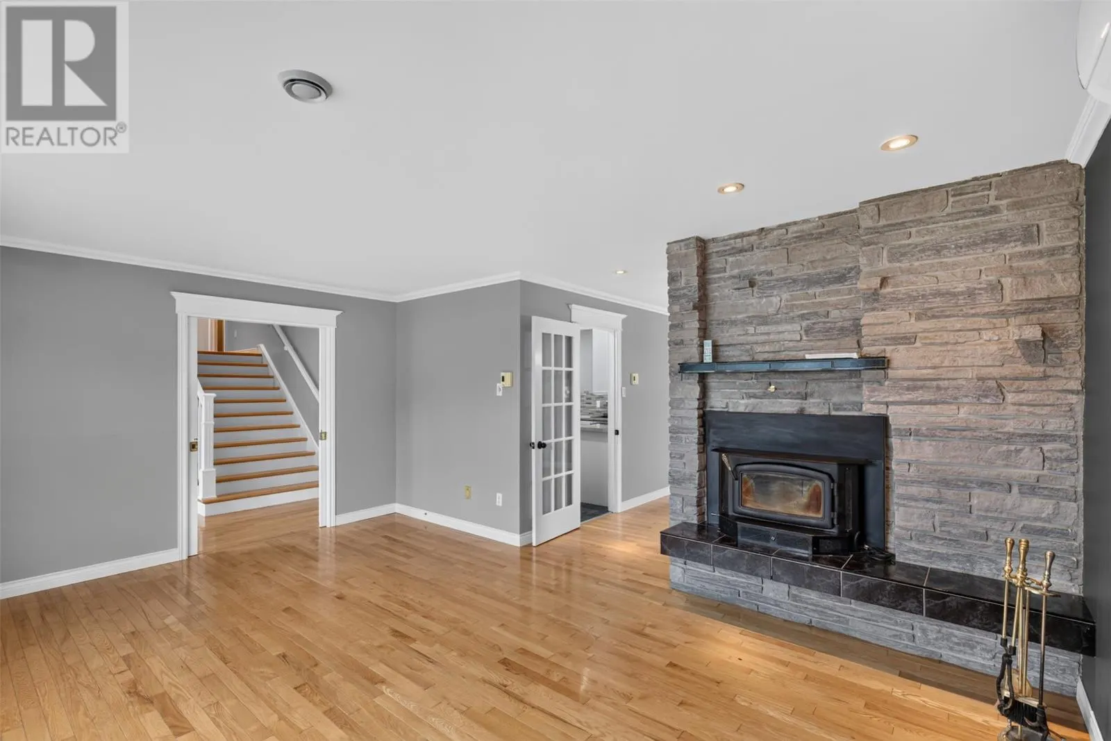 21 Eastmeadows Crescent
