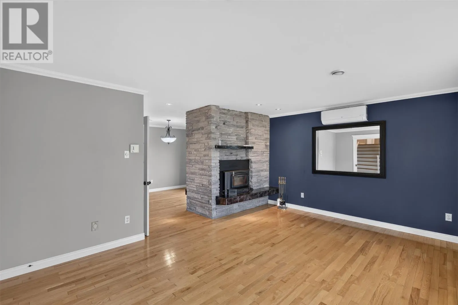 21 Eastmeadows Crescent