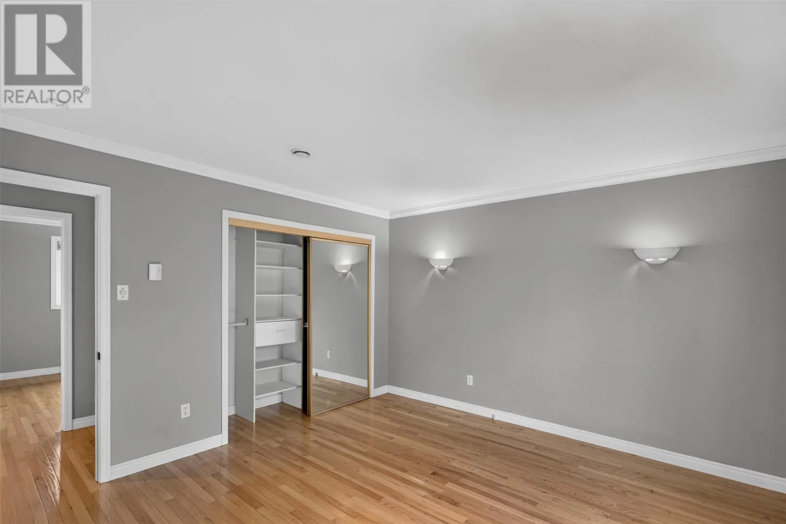 21 Eastmeadows Crescent