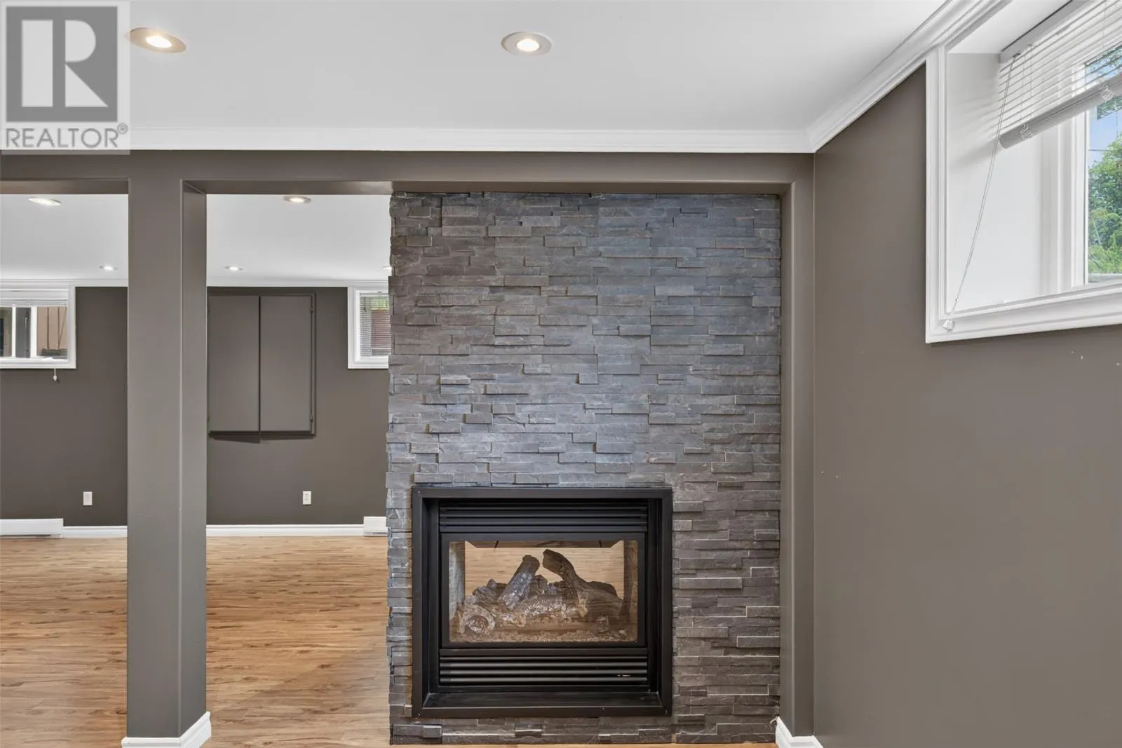 21 Eastmeadows Crescent