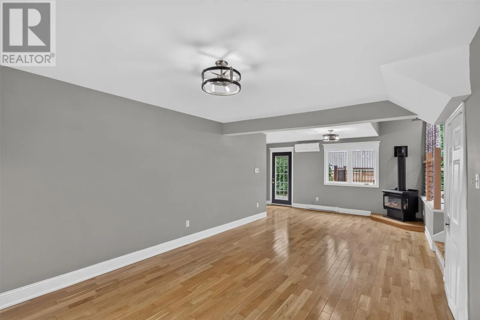 21 Eastmeadows Crescent