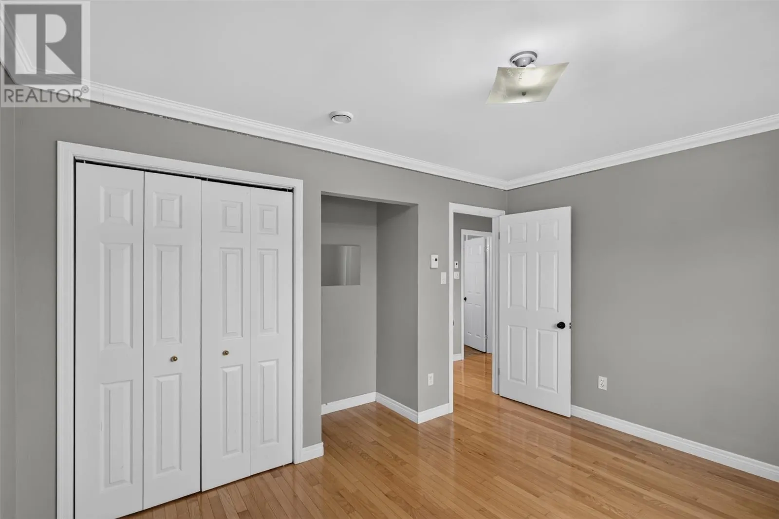 21 Eastmeadows Crescent