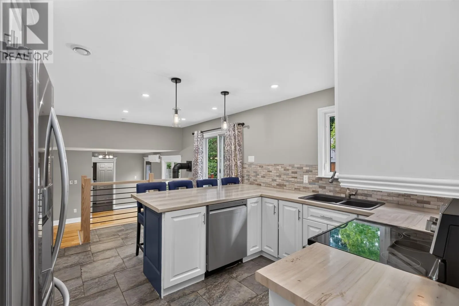 21 Eastmeadows Crescent