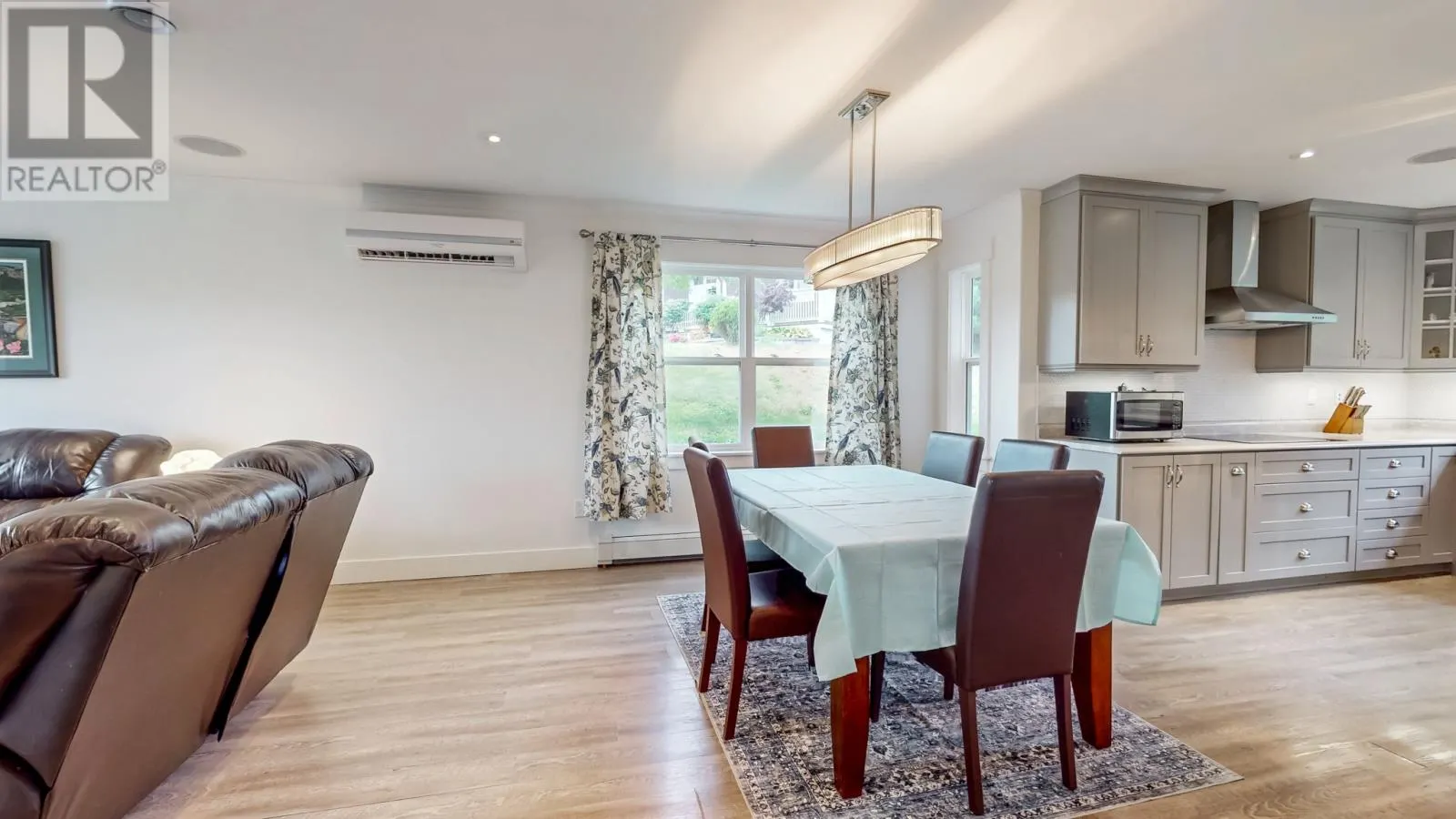 14 Country (14 Manning Hill) Drive
