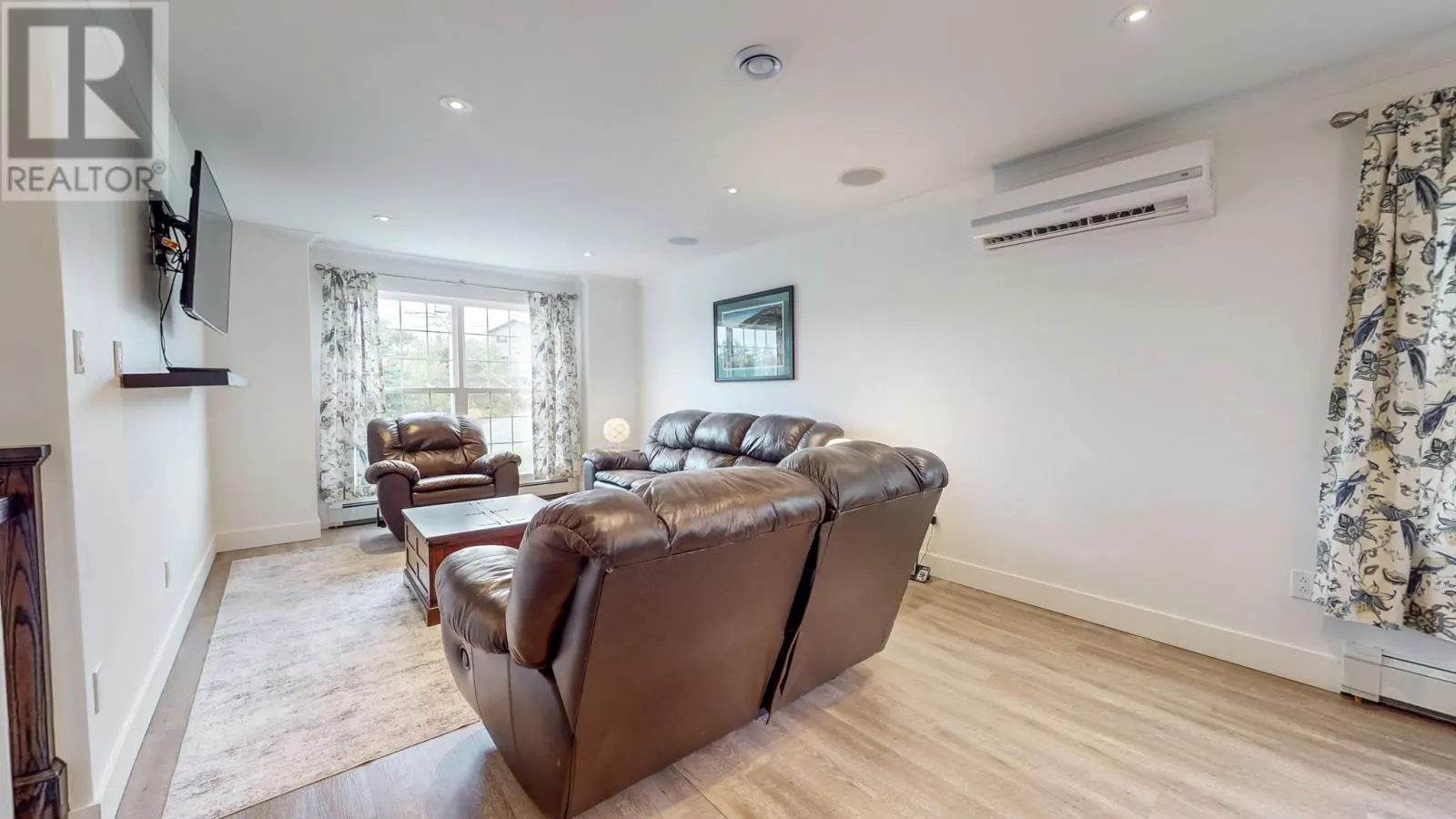 14 Country (14 Manning Hill) Drive