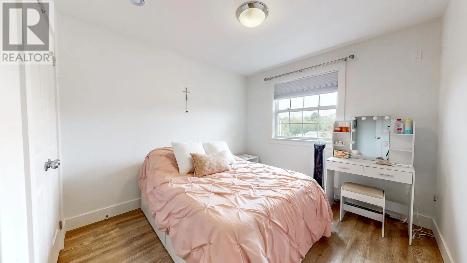 14 Country (14 Manning Hill) Drive