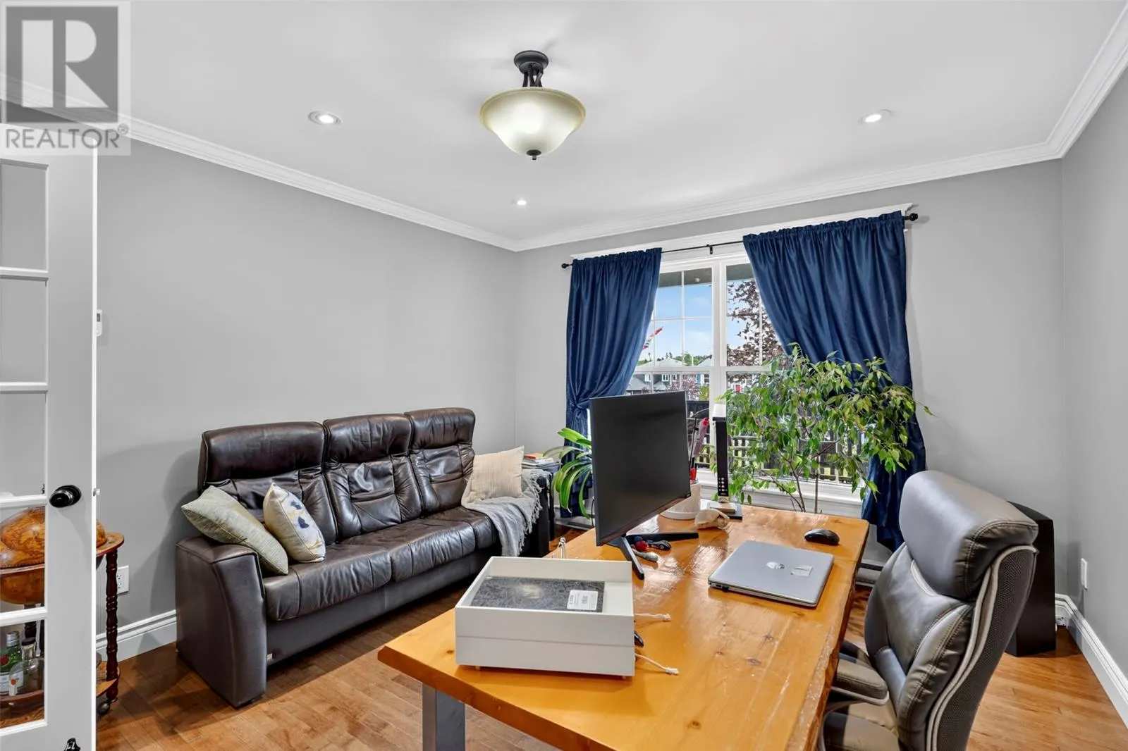 24 Summerwood Place