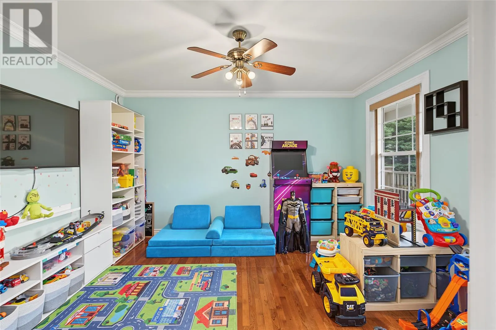 2-4 Conway Crescent