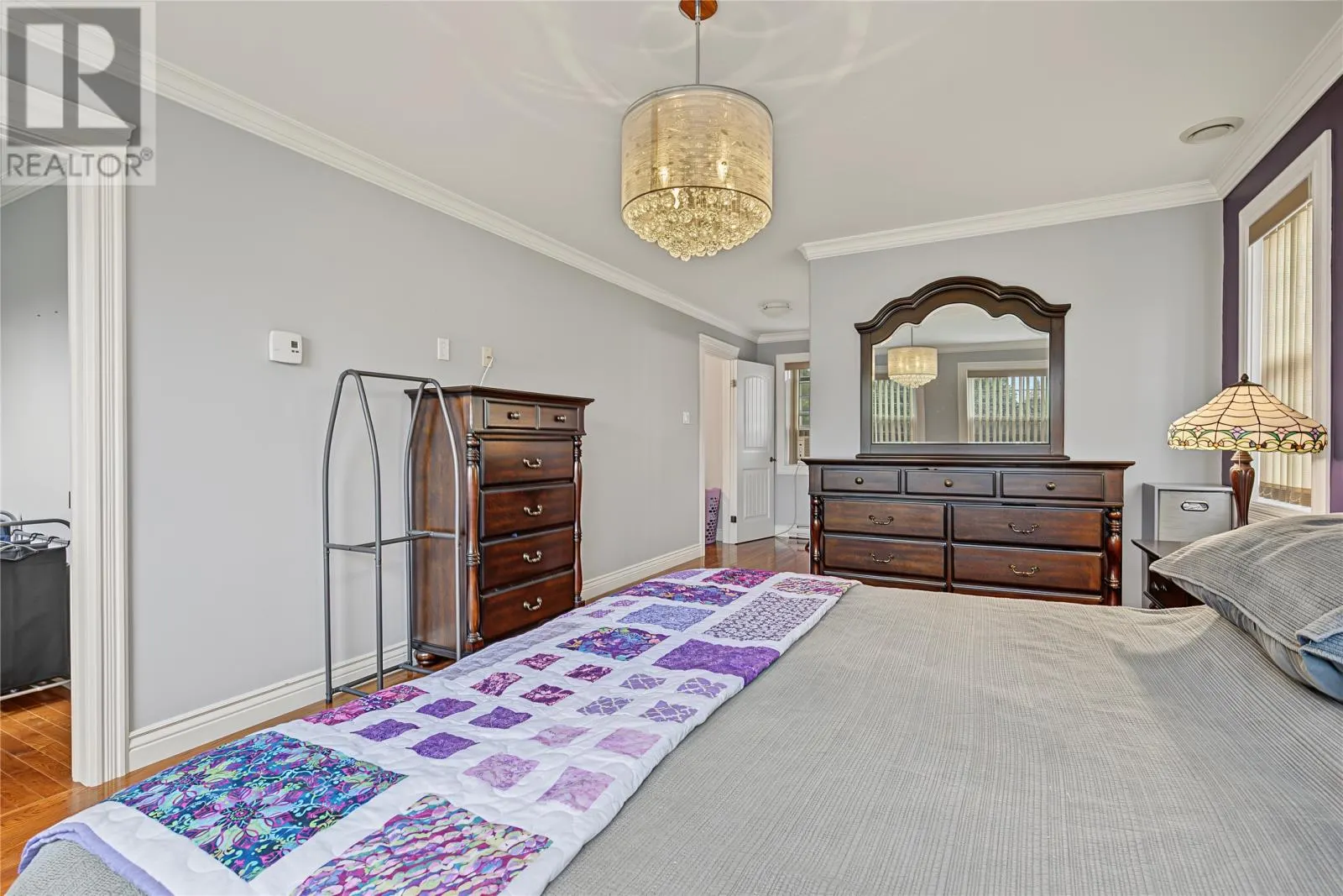 2-4 Conway Crescent