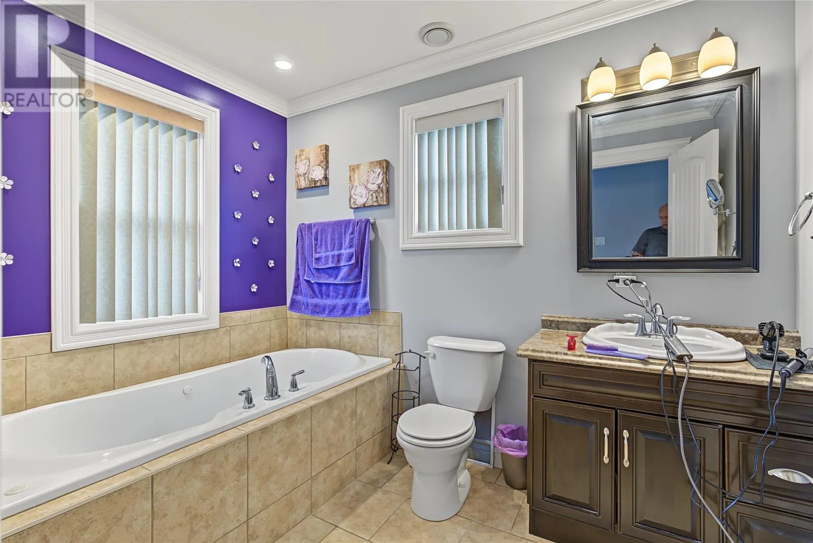 2-4 Conway Crescent