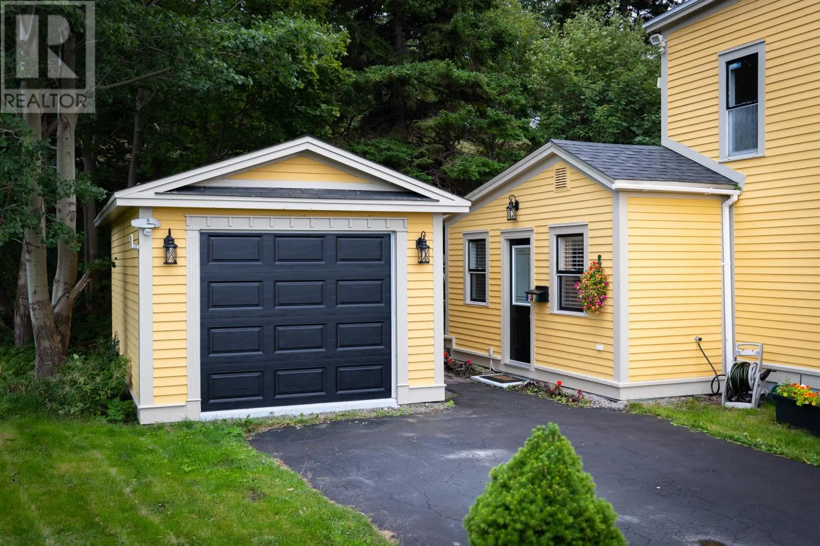 184 Forest Road