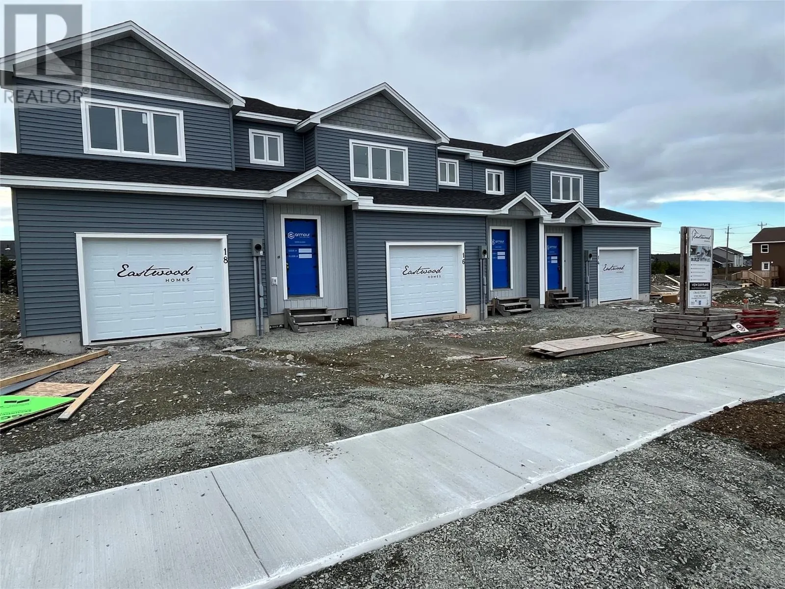 18 Tulip Ridge Boulevard
