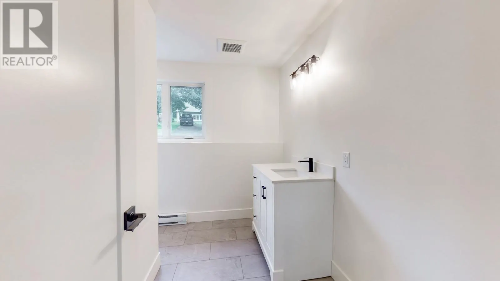 33 Gosses & Rogers Crescent