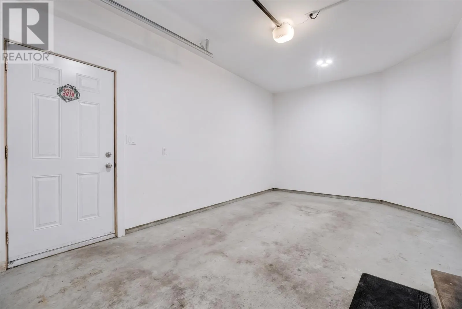 46 Henry Larsen Street