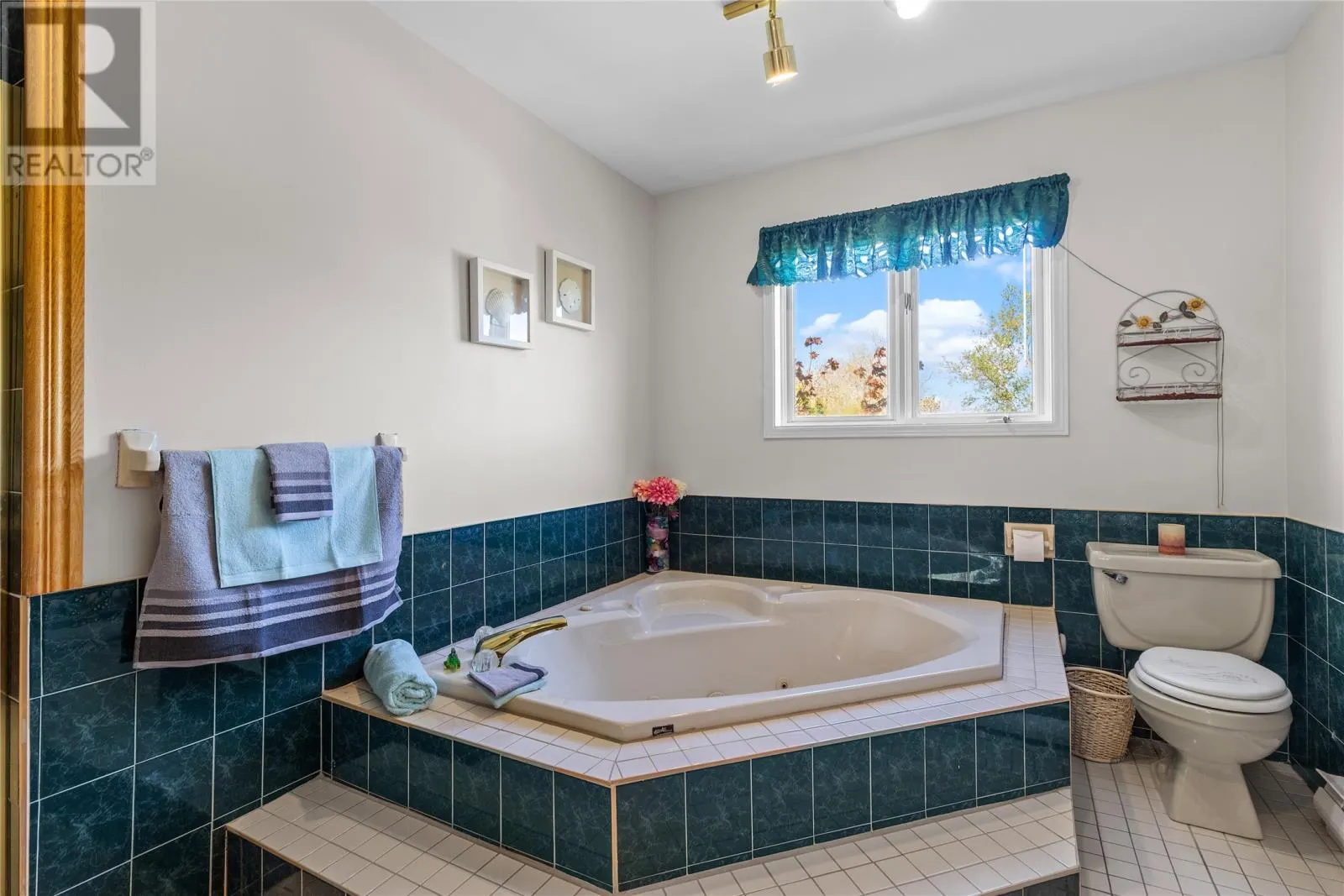 28 Dawes Hill Road