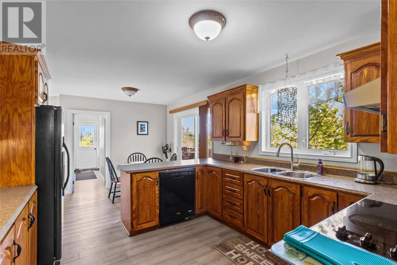 28 Dawes Hill Road