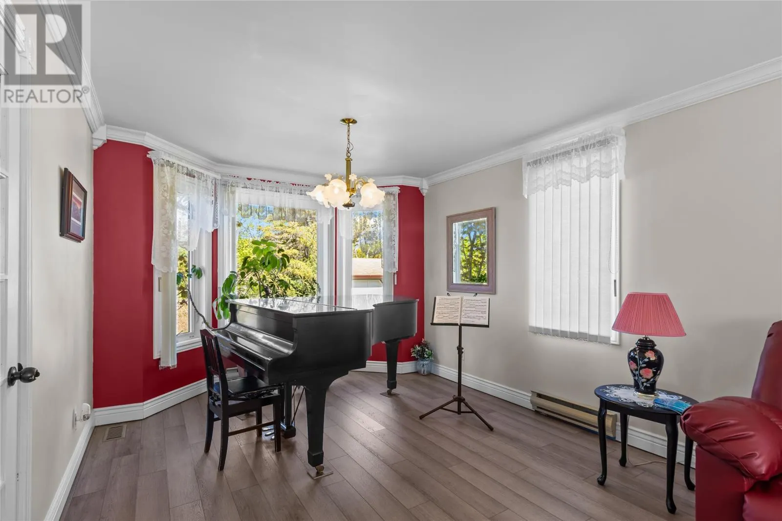 28 Dawes Hill Road