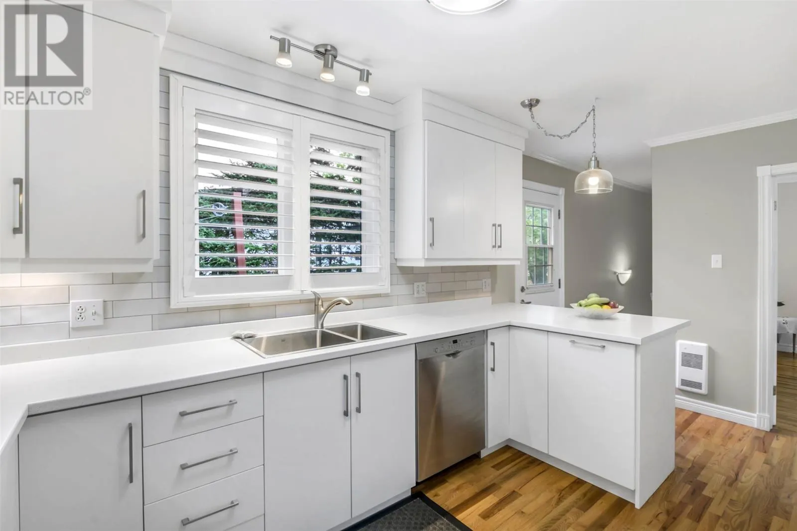 10 Strawberry Marsh Road