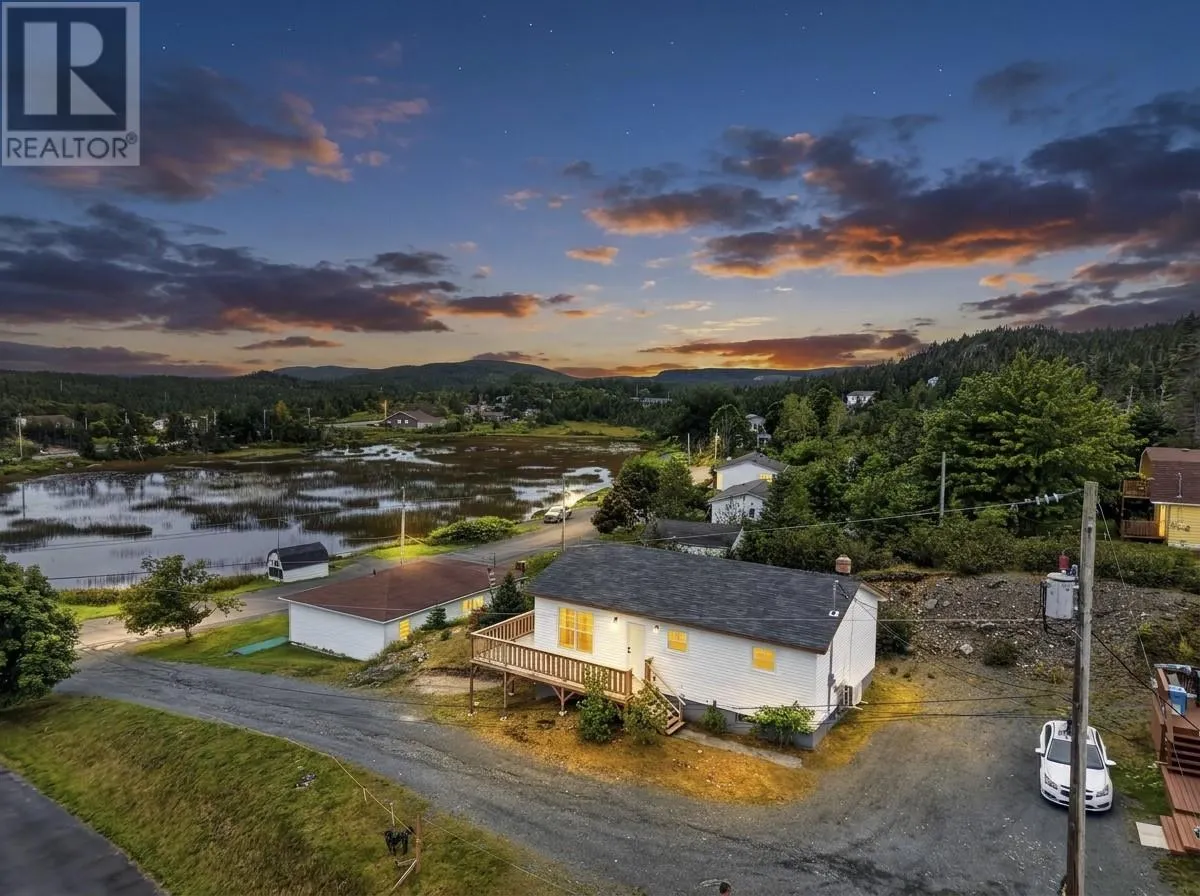 18 Rocky Pond Road