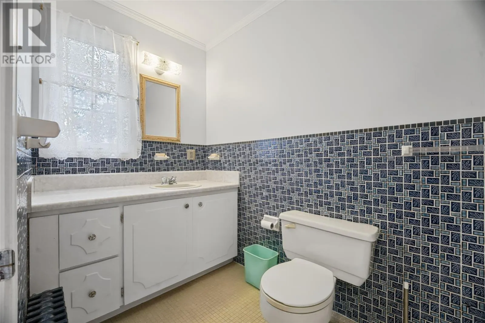 2 Bally Haly Place