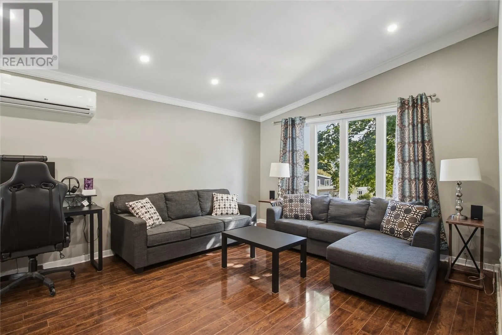 48 Amherst Heights