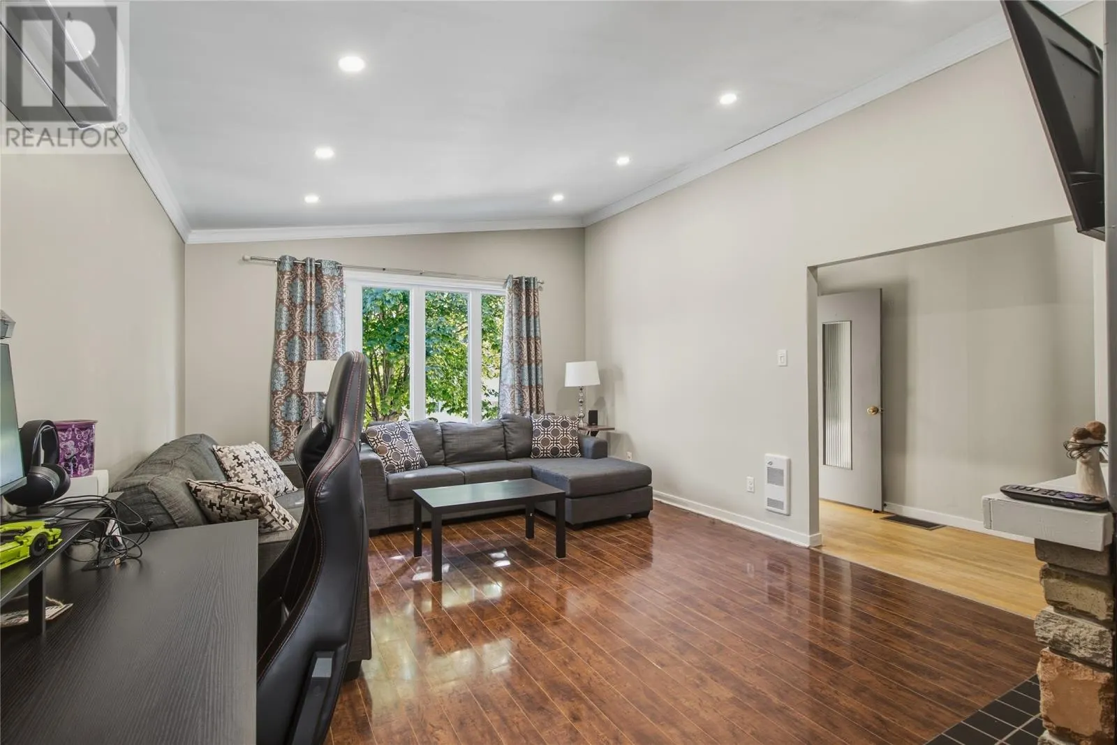 48 Amherst Heights