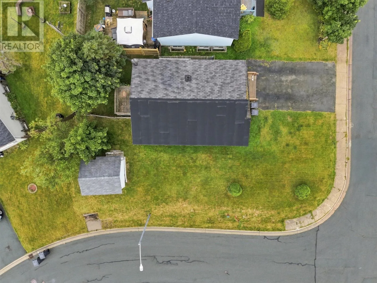 6 Simcoe Drive