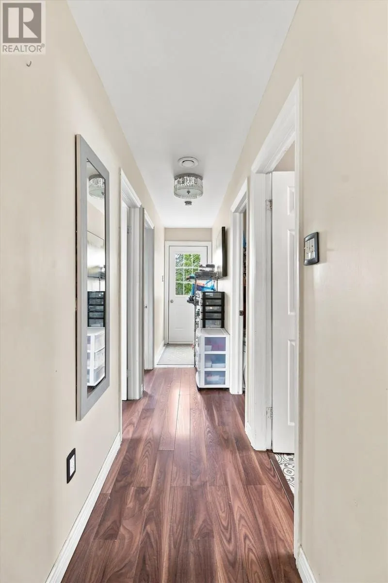 6 Simcoe Drive