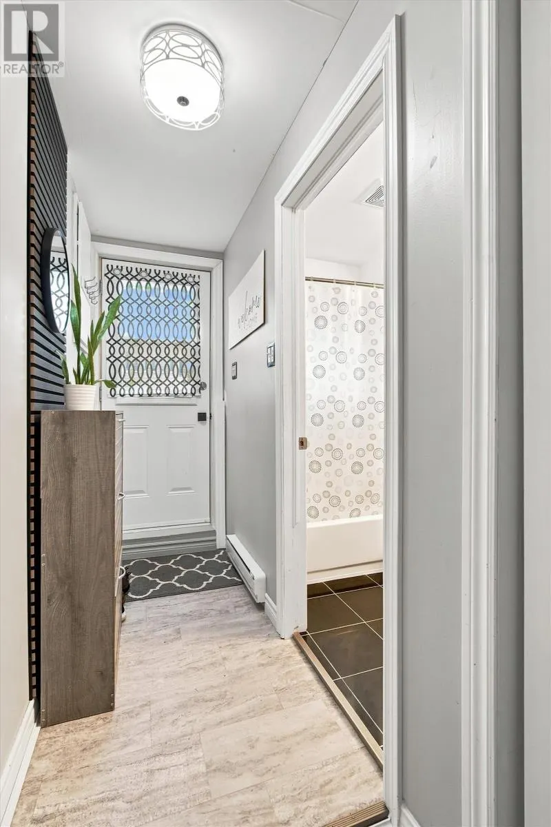 6 Simcoe Drive