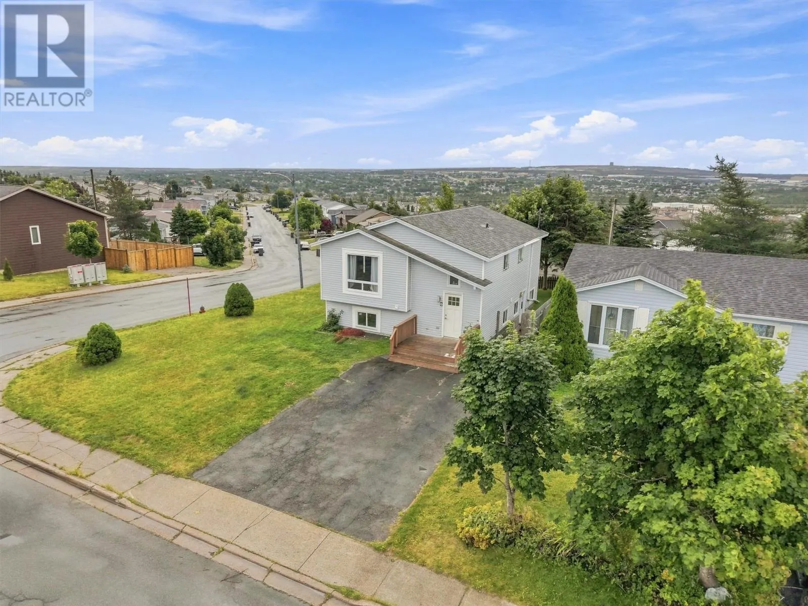 6 Simcoe Drive