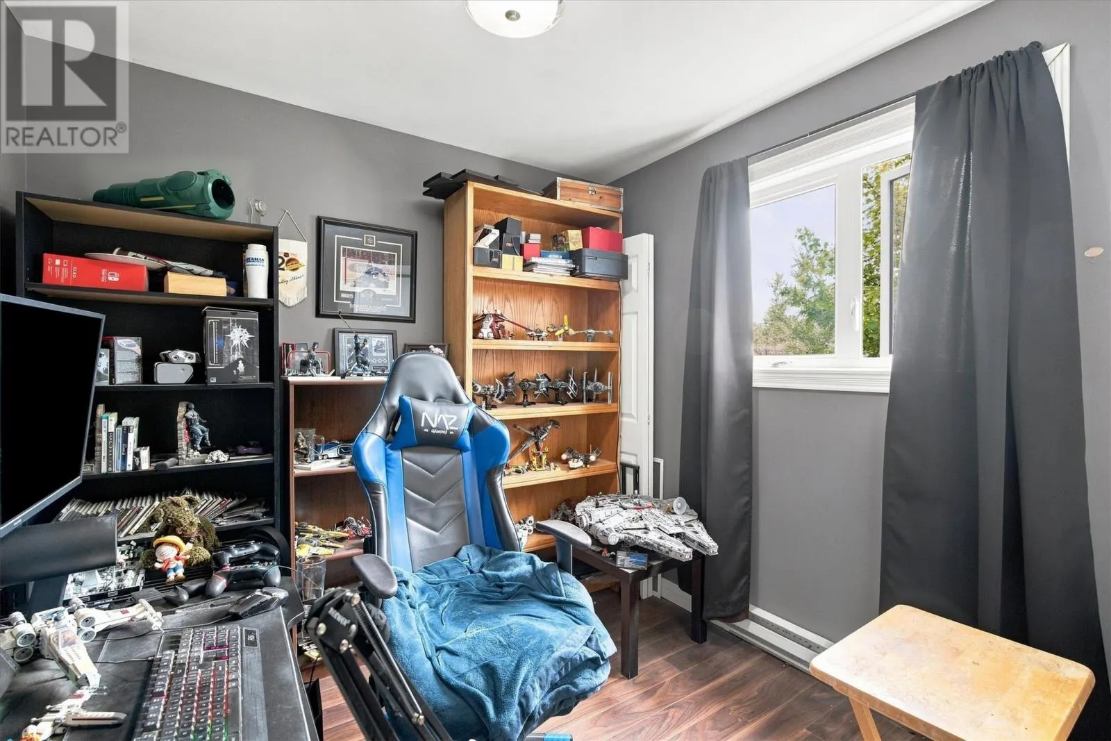 6 Simcoe Drive