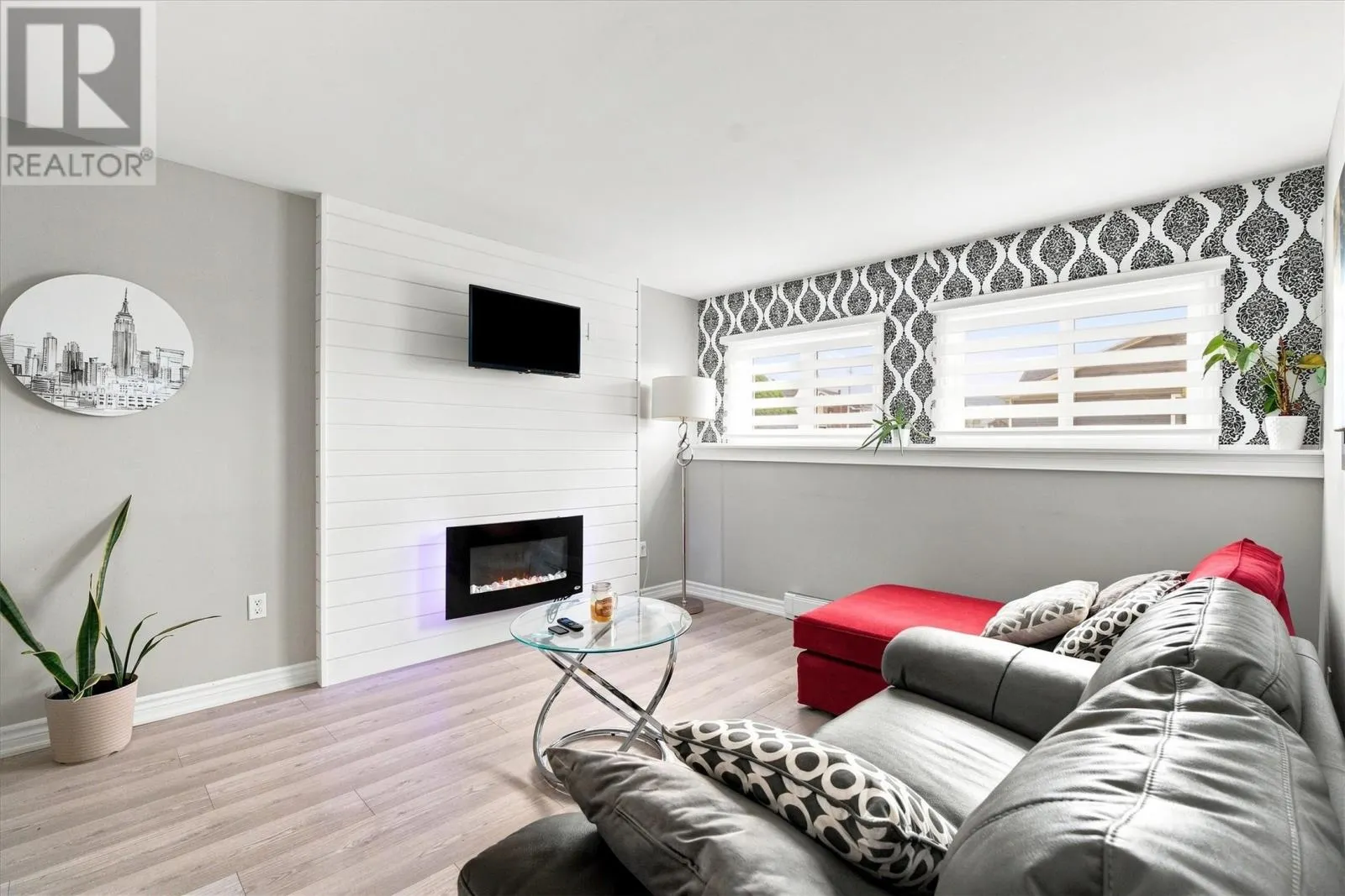 6 Simcoe Drive