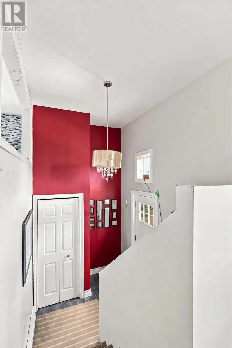 6 Simcoe Drive