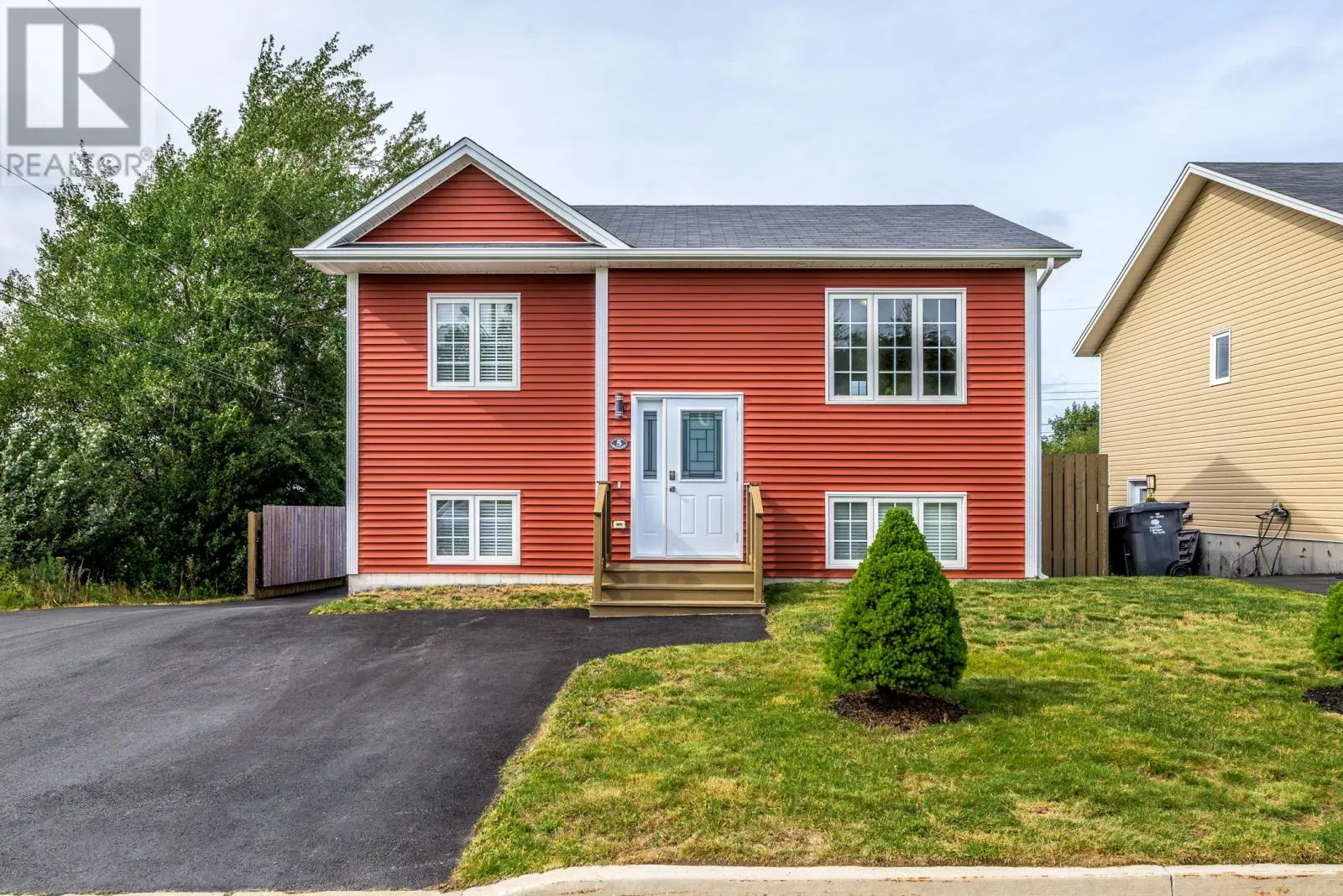 5 Chatwood Crescent