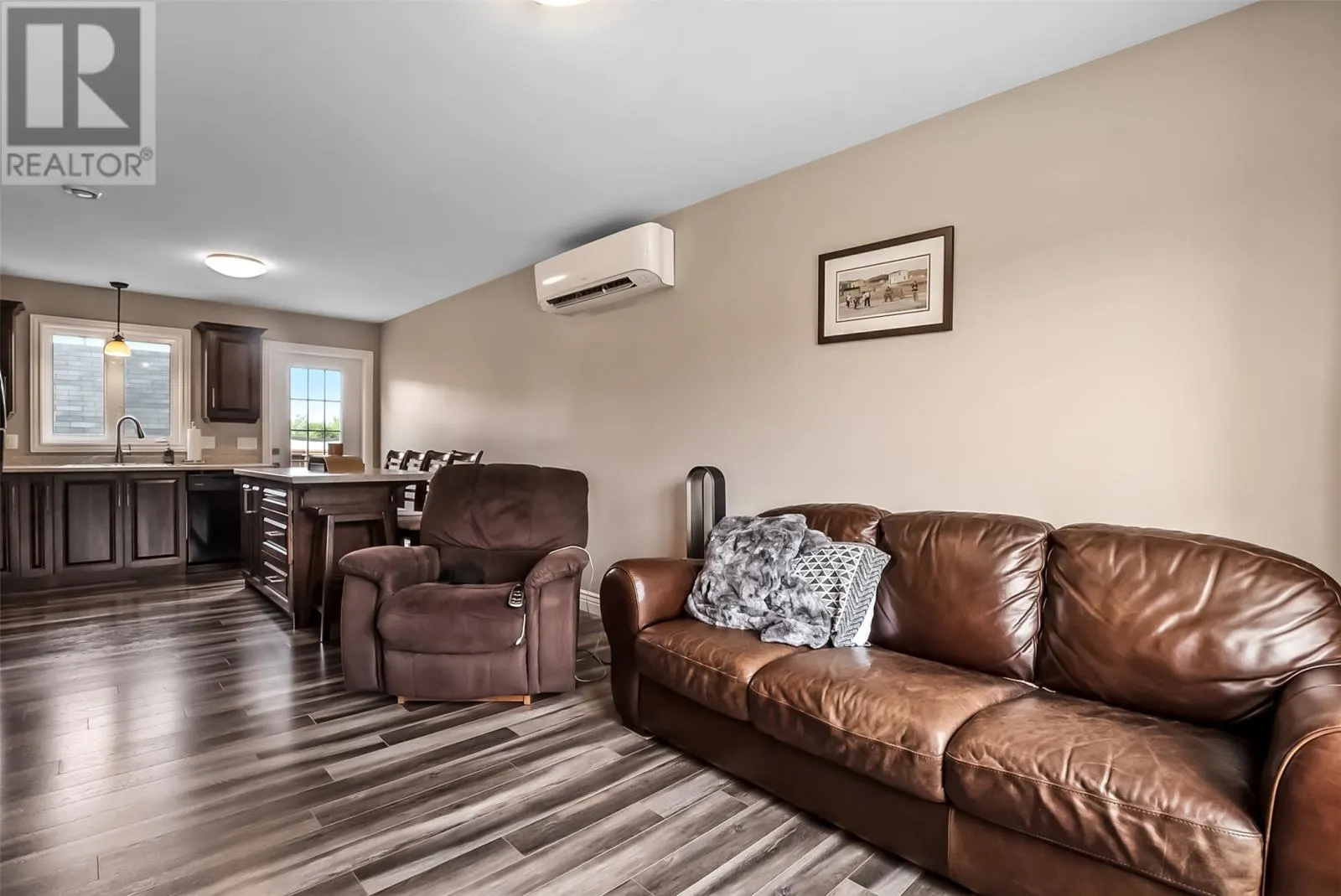 5 Chatwood Crescent