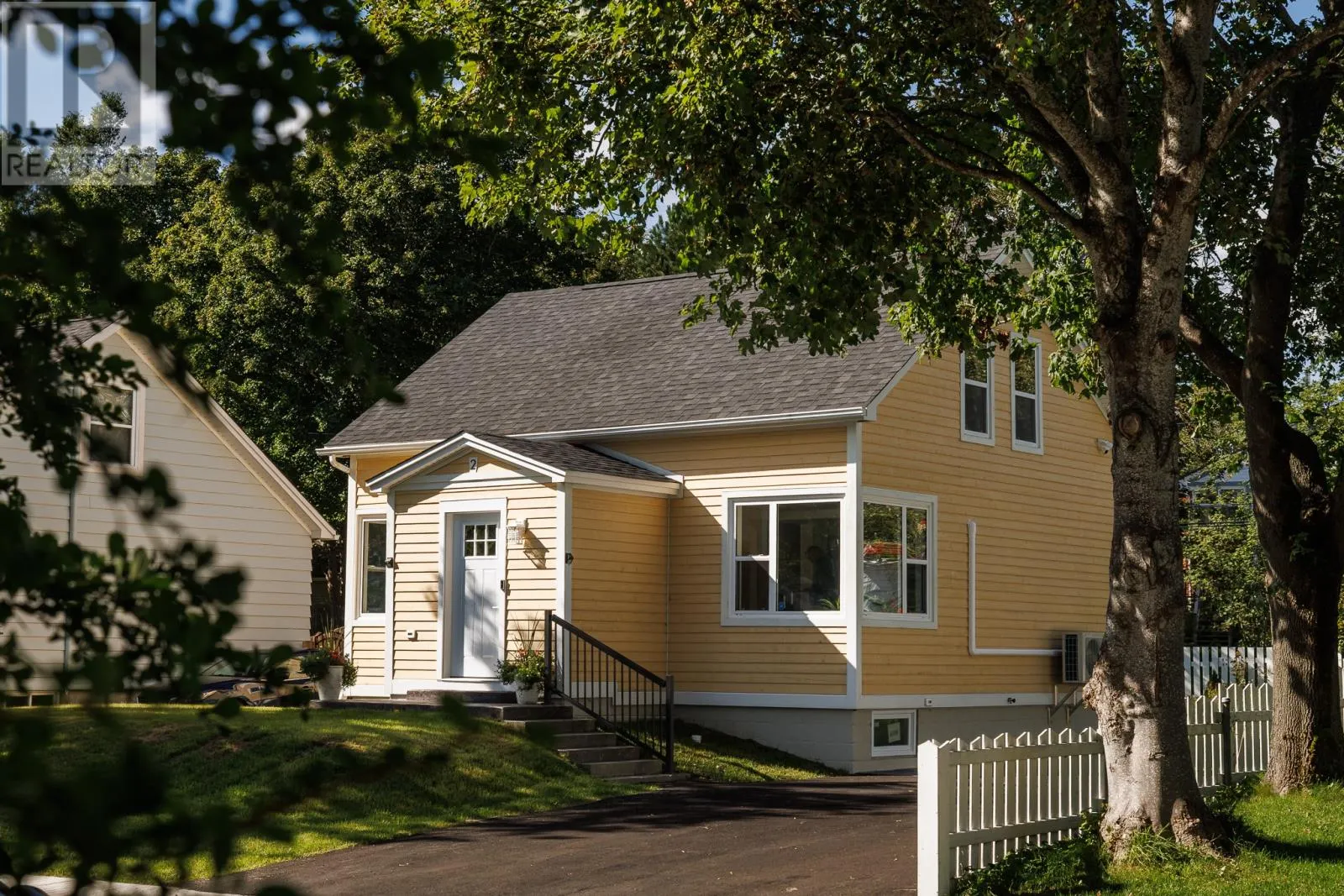 2 Milbanke Street