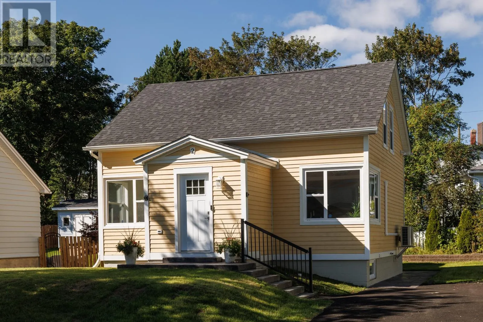 2 Milbanke Street